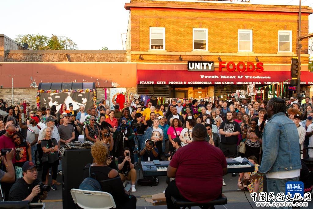 记者手记:都在呼吁改变,却又似乎什么都没有变——写在黑人男子弗洛伊德被美国警察跪压致死三周年之际